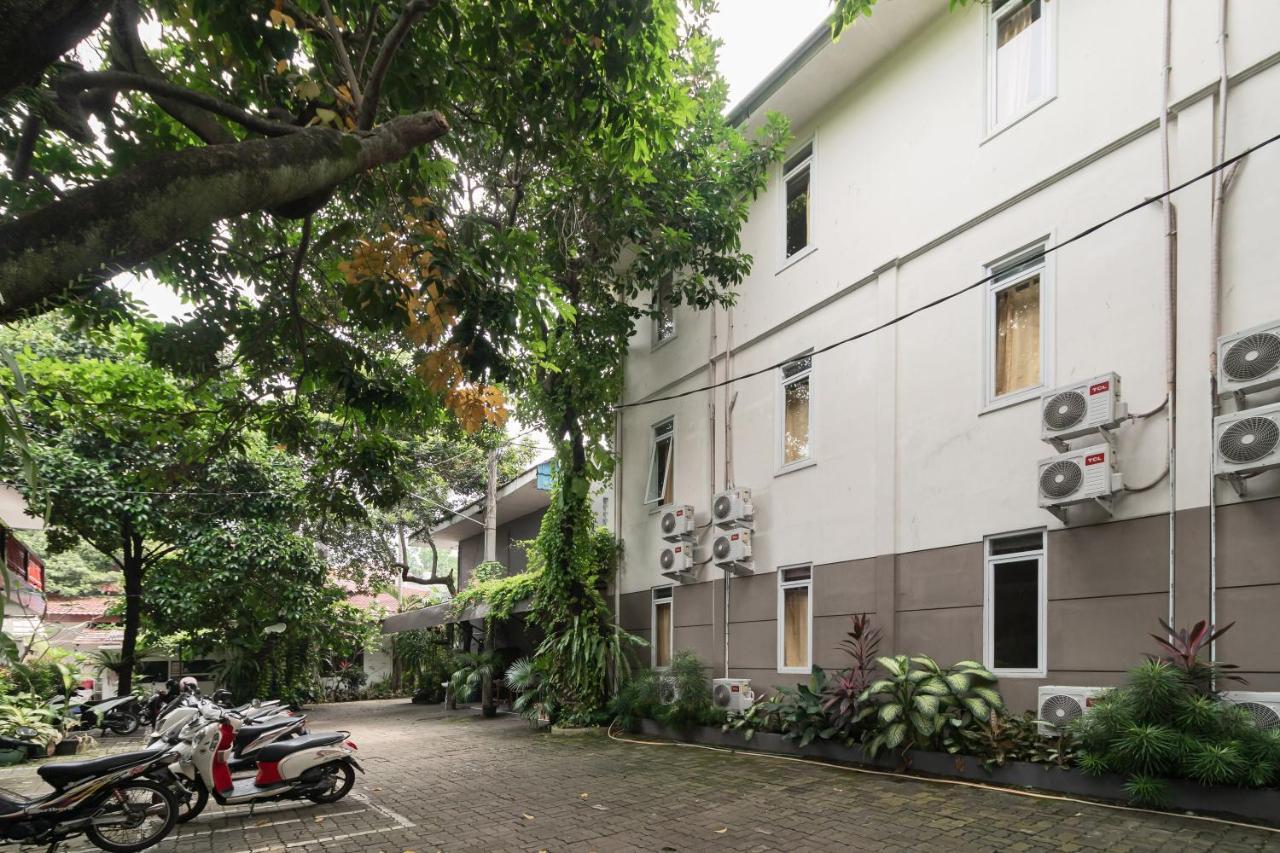 Urbanview Hotel Minongga Pondok Labu By Reddoorz Dżakarta Zewnętrze zdjęcie
