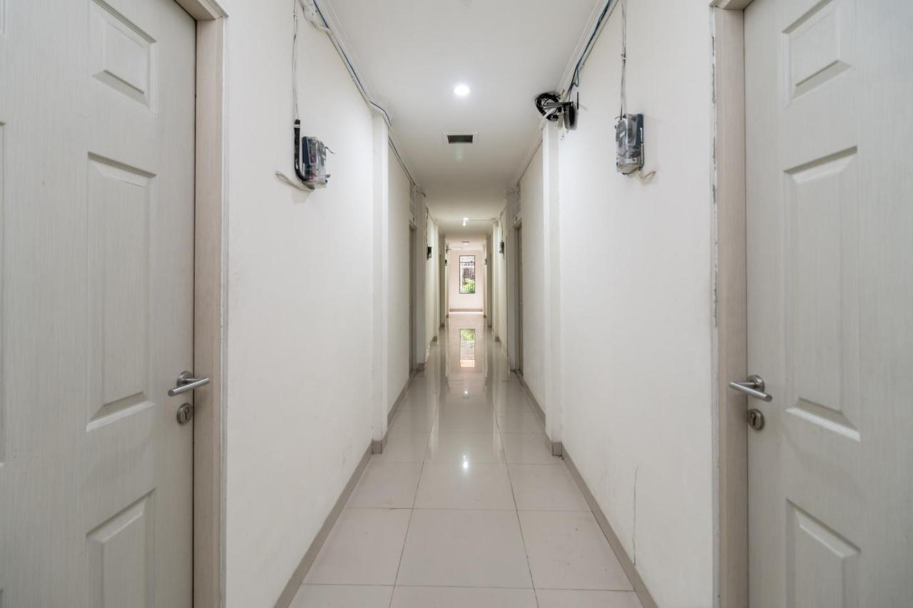 Urbanview Hotel Minongga Pondok Labu By Reddoorz Dżakarta Zewnętrze zdjęcie